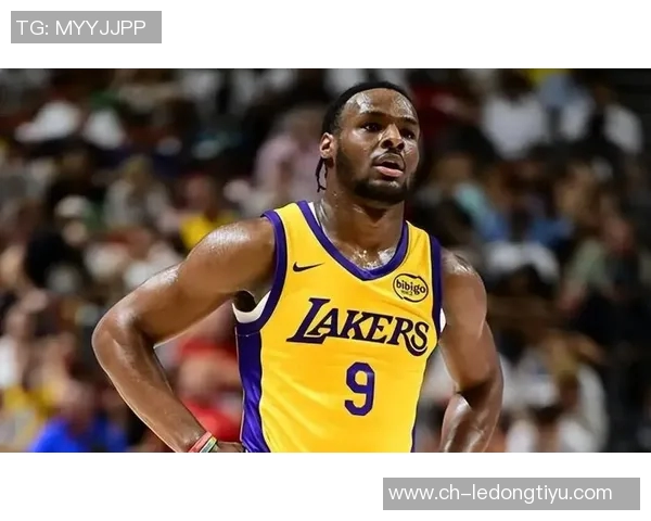 夸梅直言布朗尼球衣销量全赖其父亲影响力引发热议